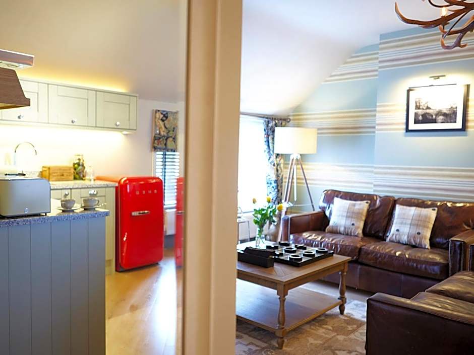 The Plough Inn & Cottages