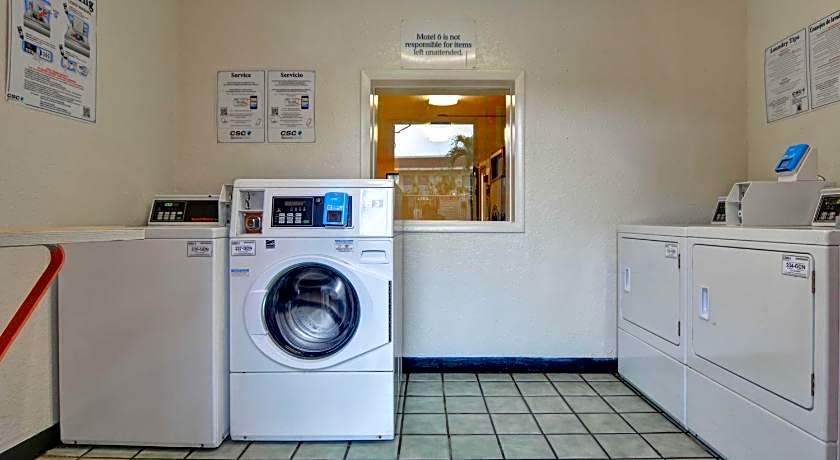 Motel 6 Dania Beach, FL
