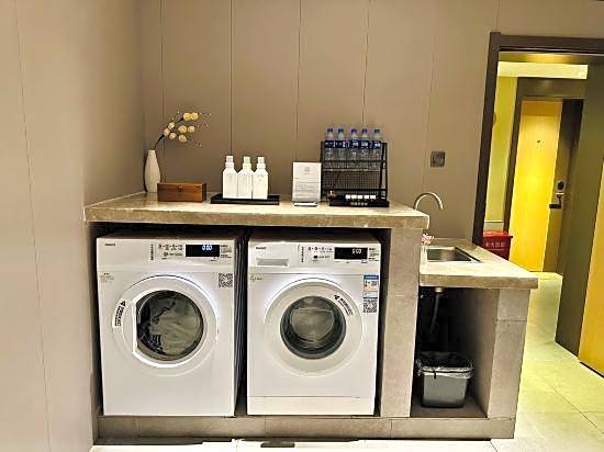 Home Inn · Neo (Ningbo Railway Station North Square Branch)