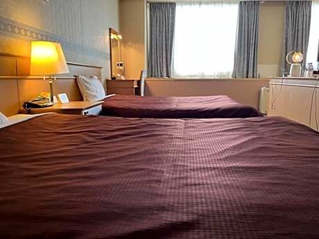 Suite, 2 Queen, Sofa bed