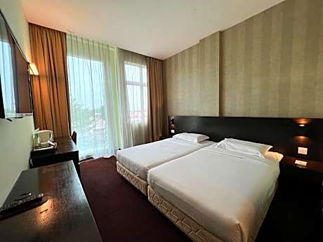Superior Hollywood Twin Room