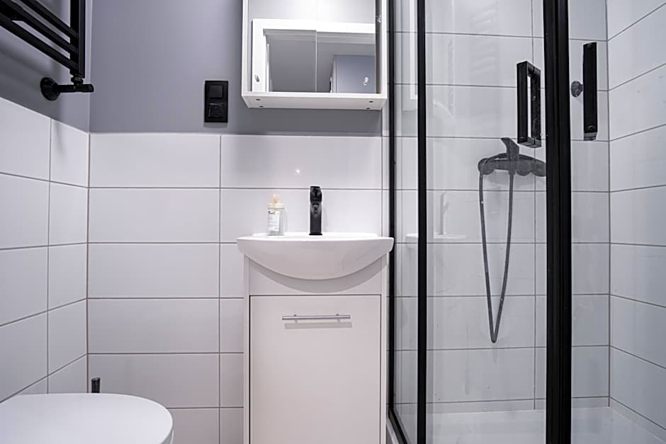 Prywatny pokój z prywatną łazienką - Senatorska 36