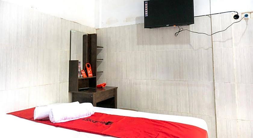 RedDoorz @ Hotel Surabaya Sumenep