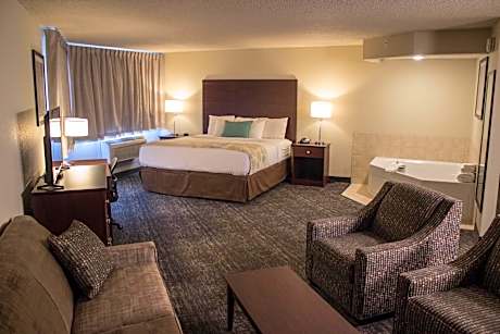 Deluxe King Suite