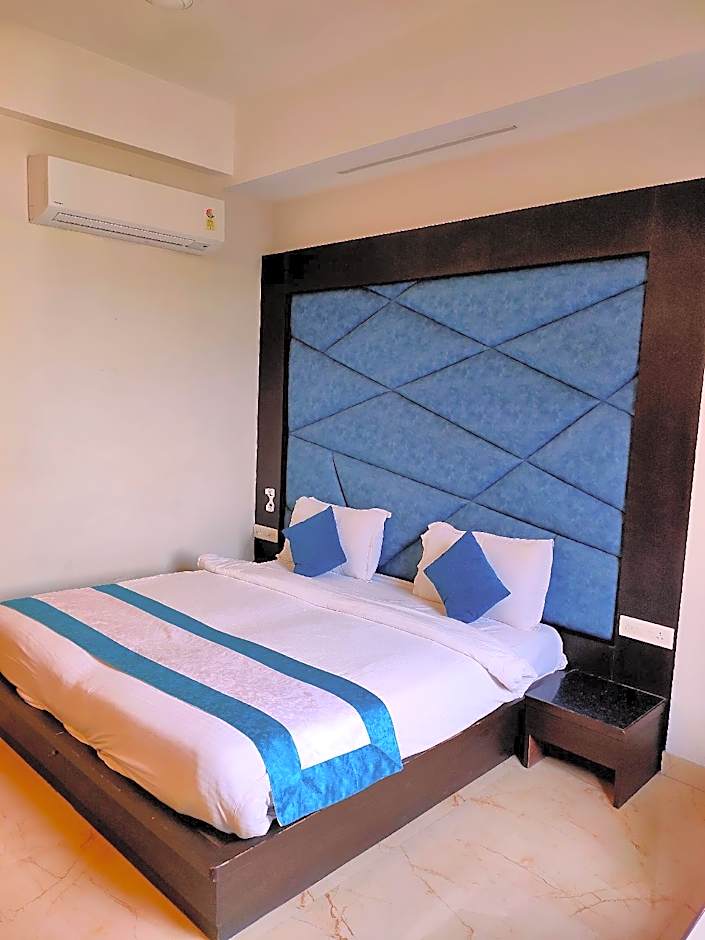 Hotel Crimson Palace