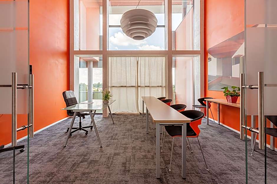 NEW IPOINT HOTEL