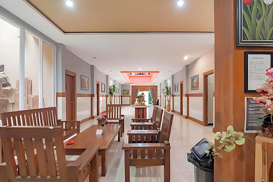 Sans Hotel Budaya Cirebon