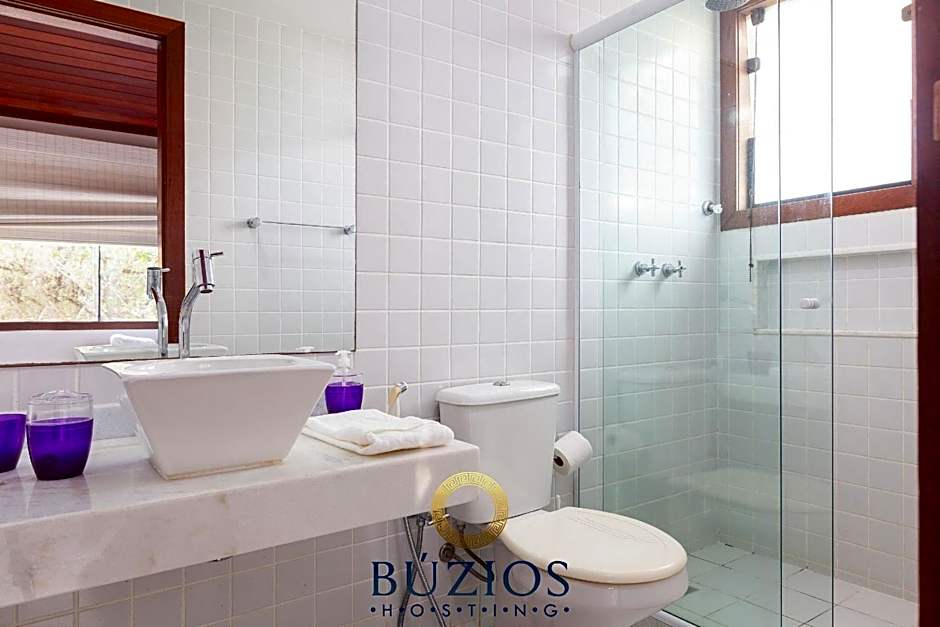 200 Metros da praia, Casa ampla com 4 suítes! BZ55