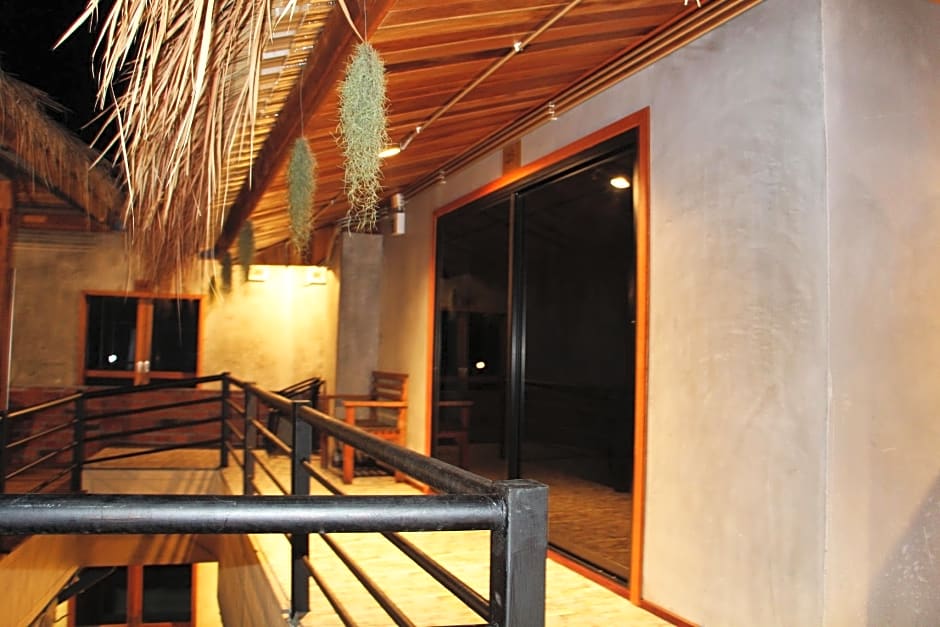 The Noi Guesthouse and Restaurant