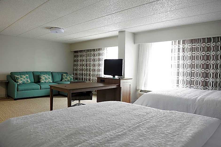 DoubleTree By Hilton Hotel Dulles Airport-Sterling