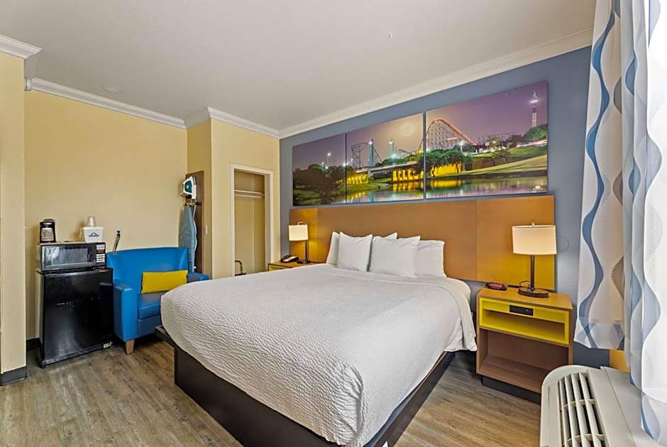 Days Inn & Suites by Wyndham Ft. Worth DFW Airport South