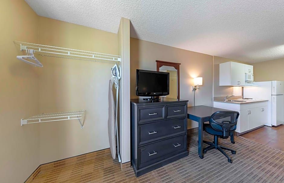 Extended Stay America Suites - Orange County - Katella Ave.