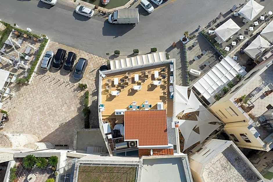 LA BANCHINA LUXURY SUITES