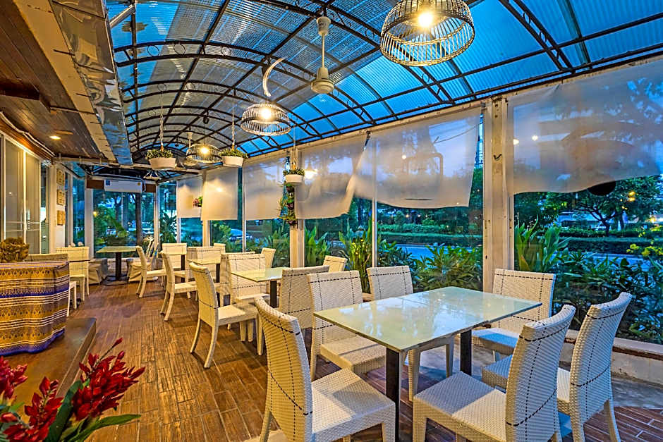 Howard Square Boutique Hotel