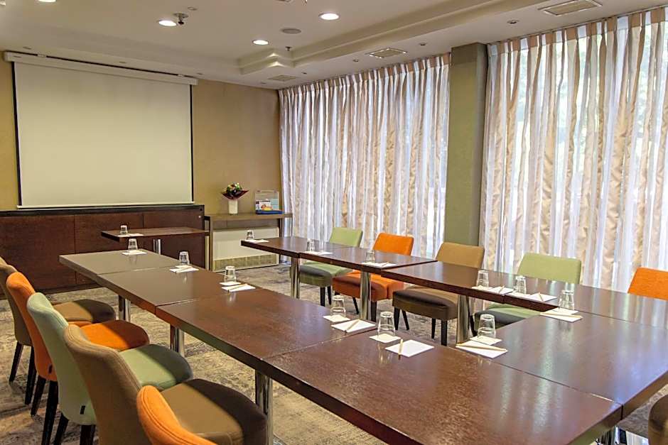 Lion'S Garden Hotel