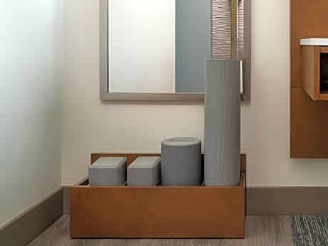 Standard Queen Room with Two Queen Beds and Mobility Accessible Tub