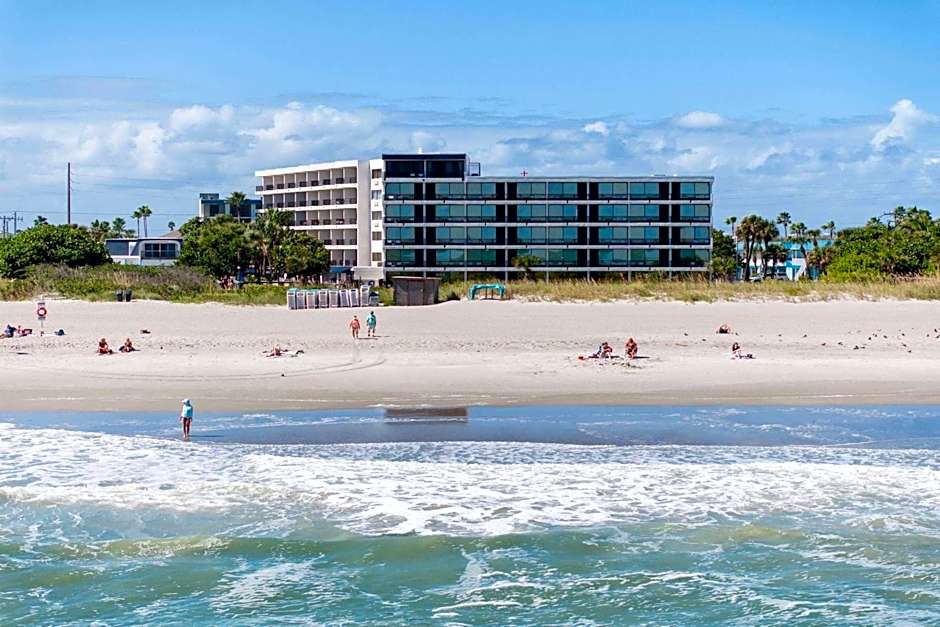 La Quinta Inn & Suites by Wyndham Cocoa Beach Oceanfront
