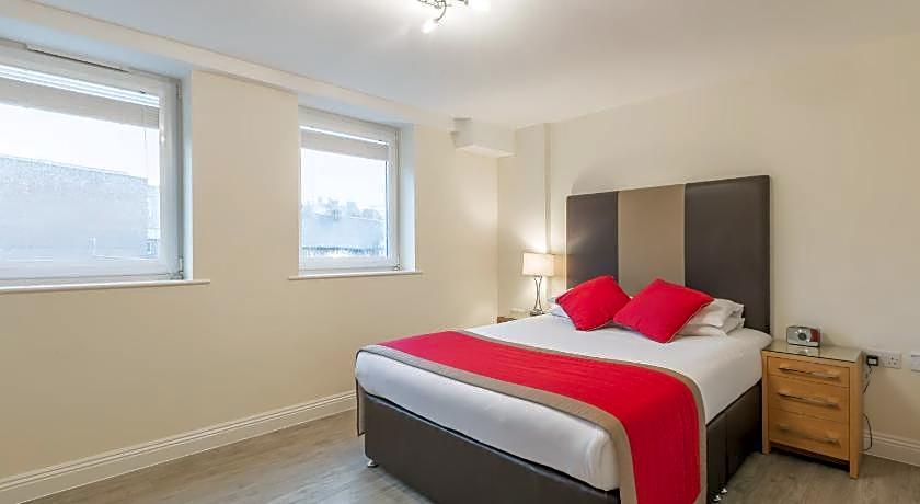 HOF - Central Point Apartments