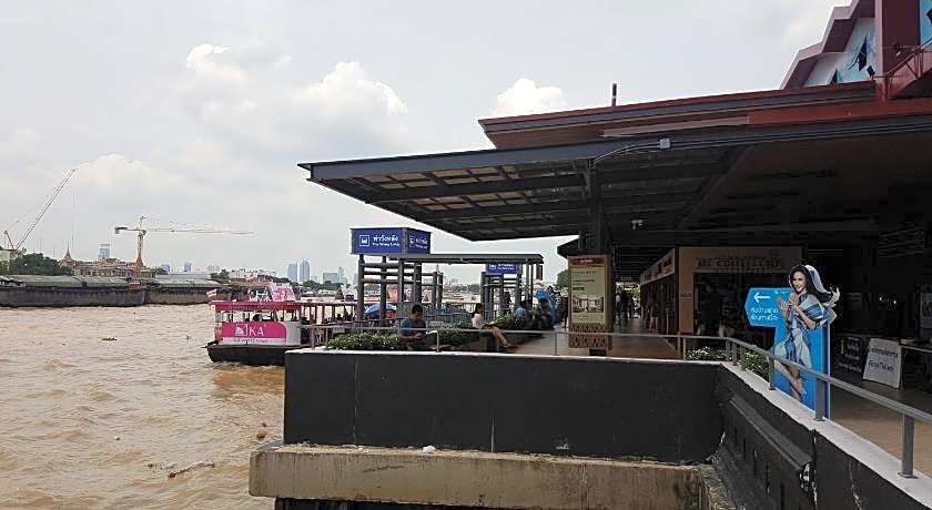 S.E.T Thanmongkol Residence