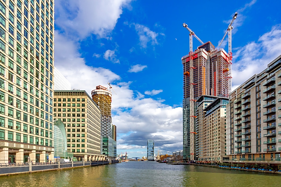 Sublime Lanterns Court One-Bedroom Apartments