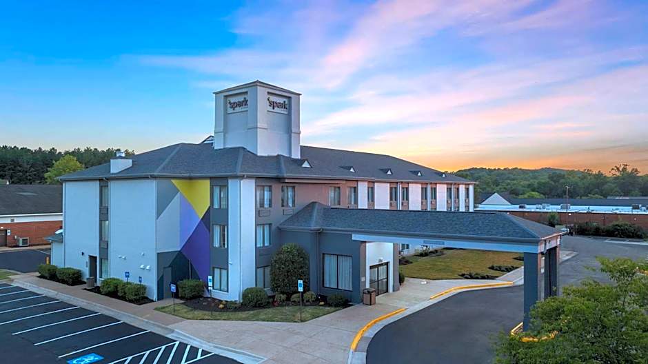 Spark by Hilton Fredericksburg Southpoint