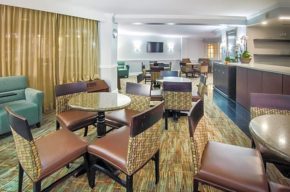 Crowne Plaza Executive Center Baton Rouge By IHG