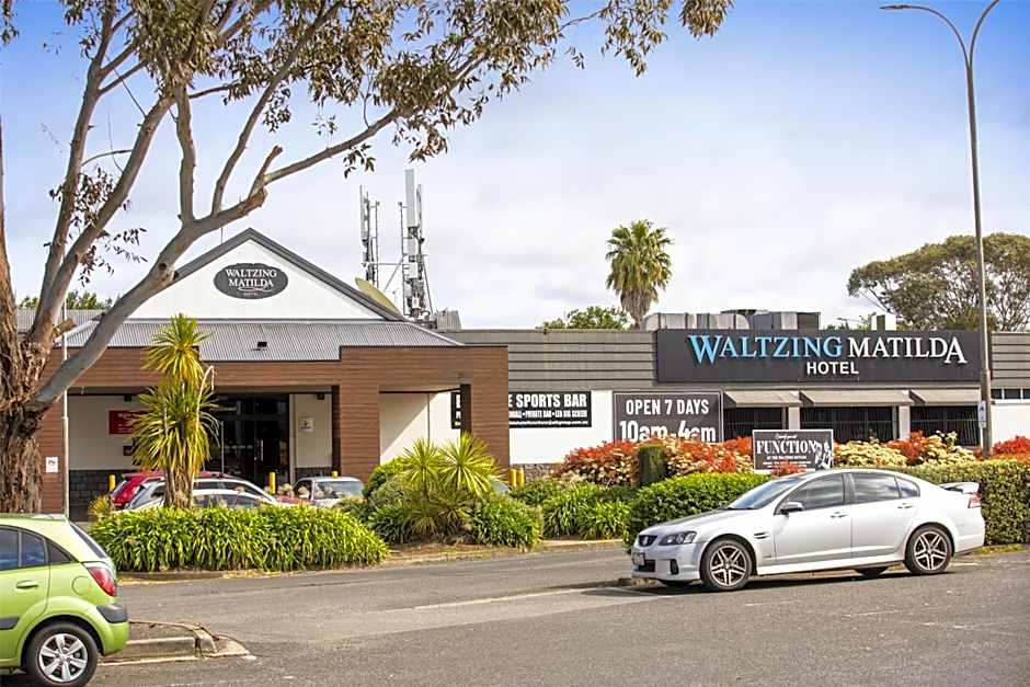 Nightcap at Waltzing Matilda Hotel