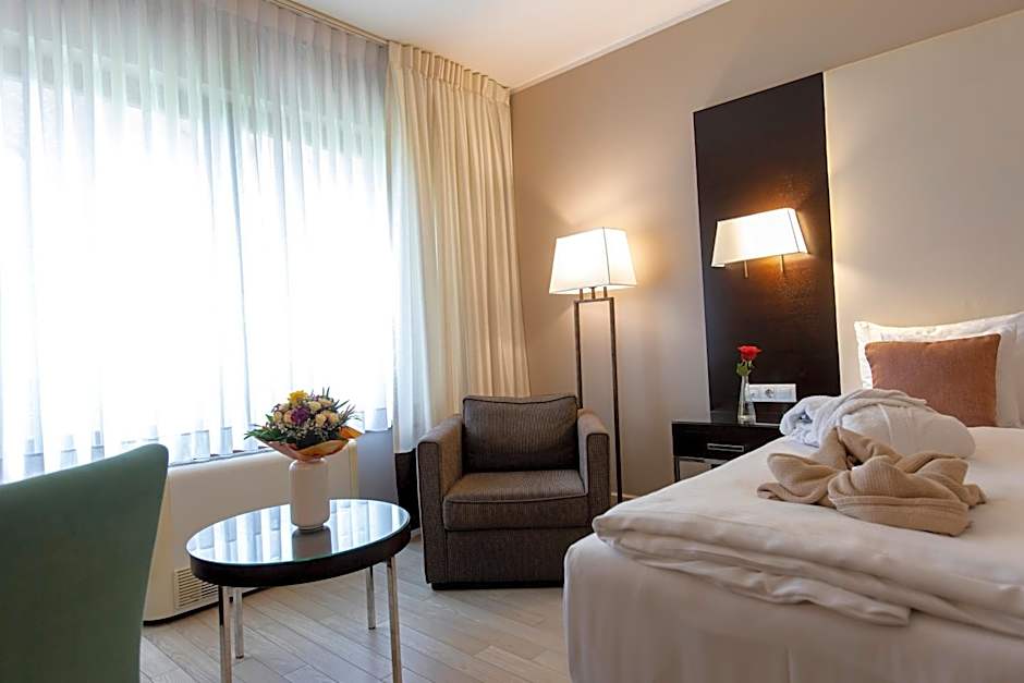 Lion'S Garden Hotel