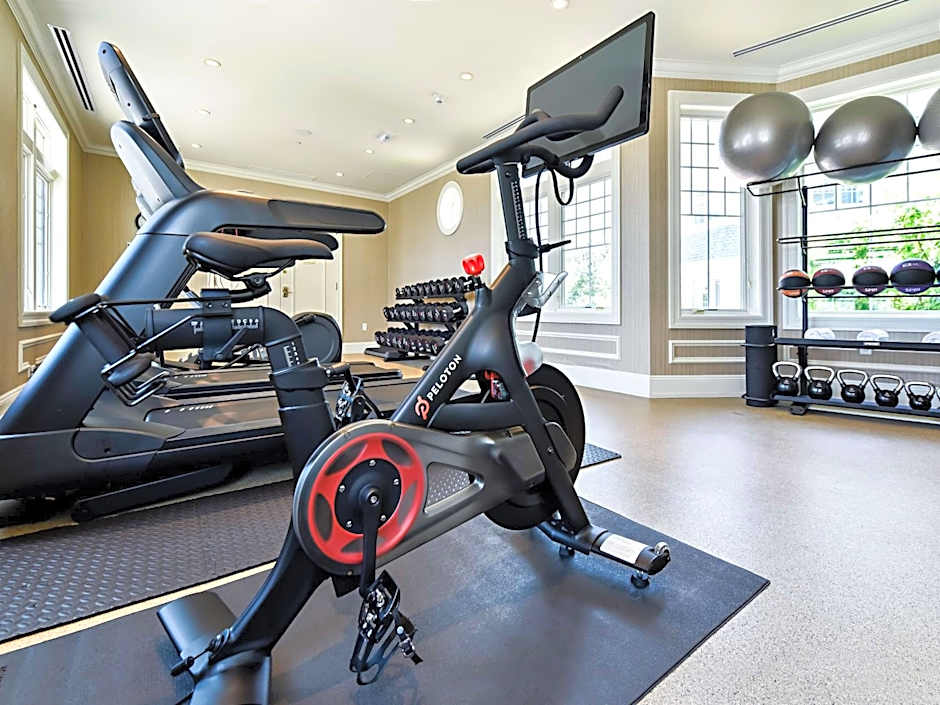 Madison Beach Hotel Curio Collection by Hilton