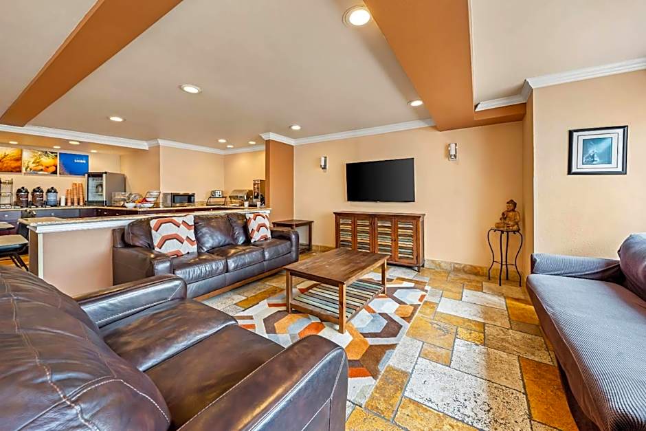 Comfort Inn & Suites Salinas City Center Area