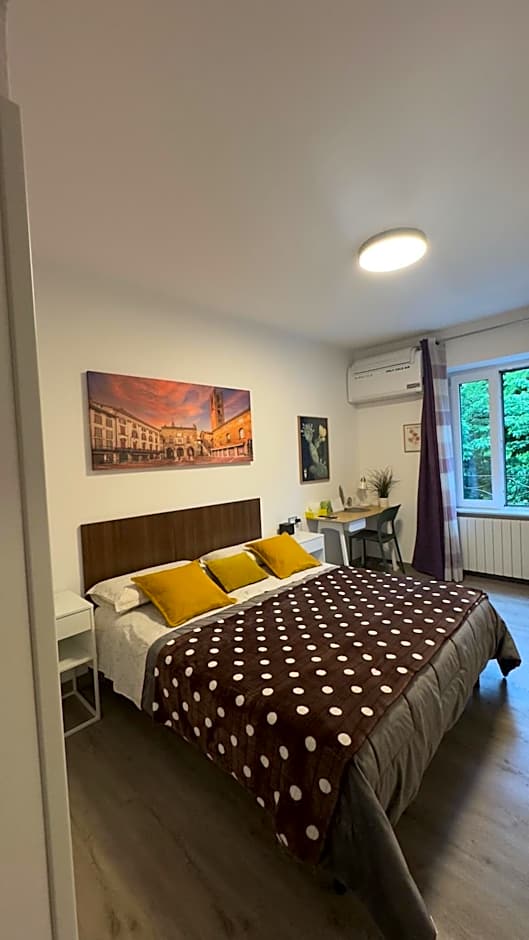 Smart-House-Central-Rent-Rooms-FREE-PARKING
