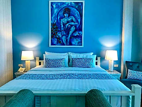 Premium Deluxe 1 King City View with Balcony