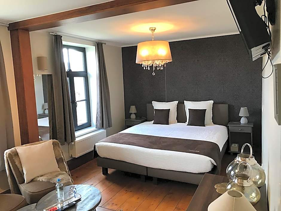 Photo 1 of 4 of Double Room