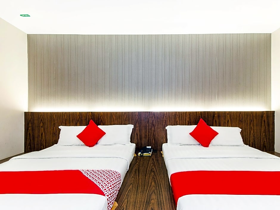 Super OYO 340 Comfort Hotel