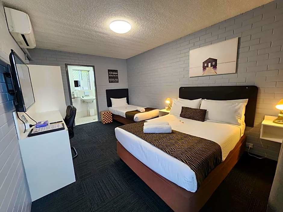 Crest Motor Inn