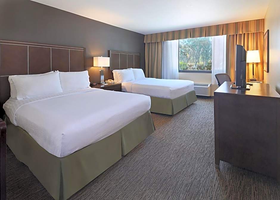 Holiday Inn Hotel & Suites Anaheim By IHG