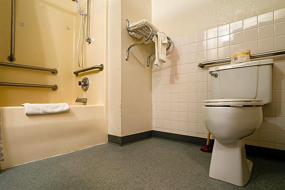 OYO Hotel Redwood Falls near Jackpot Casino