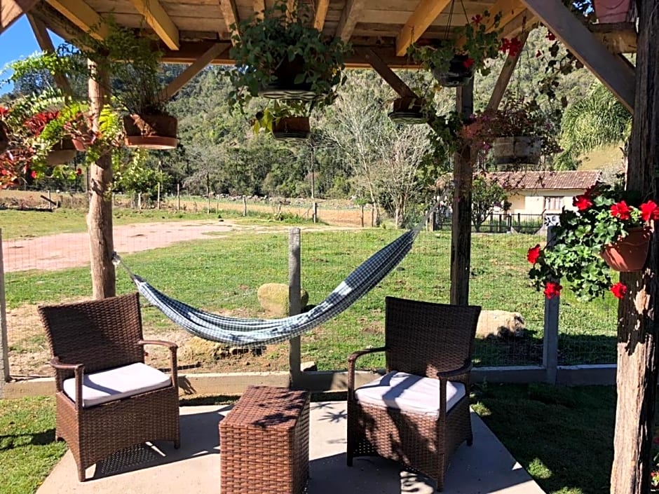 Caminhos da Serra do Tabuleiro - Chalé do Lago