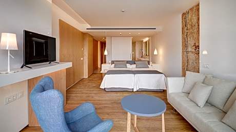 Junior Suite with Pool View