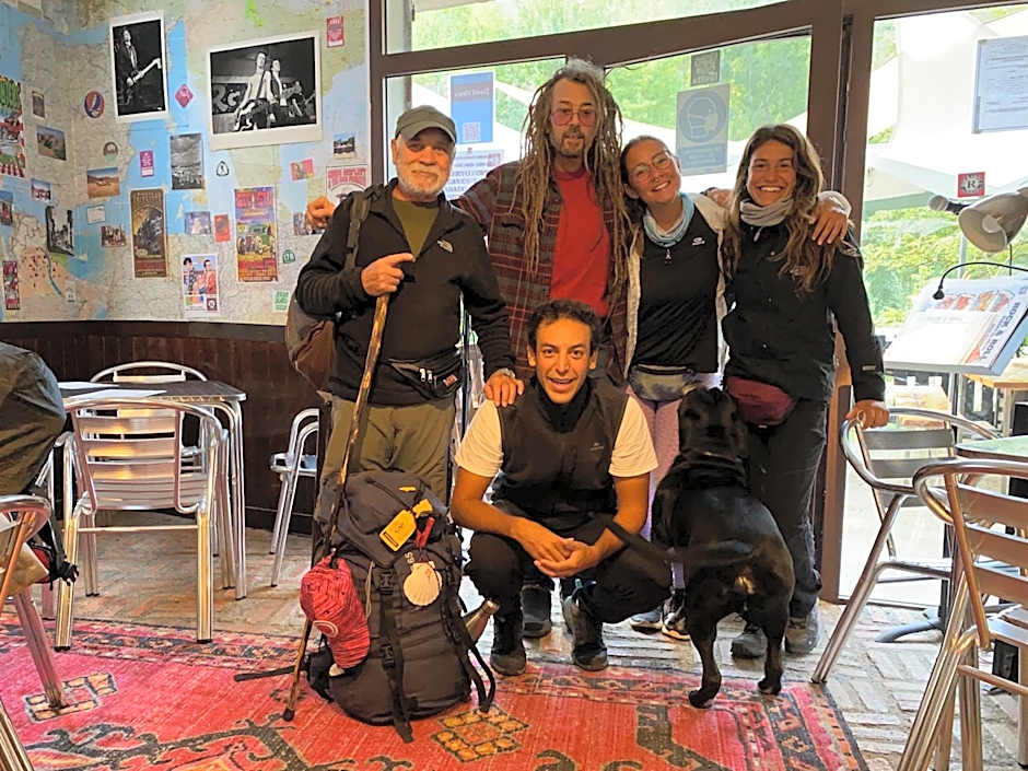 Vagabond Vieiras Beds & Communal Dinner Albergue LE-210