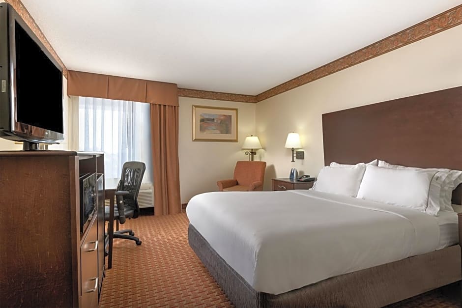 Holiday Inn Express & Suites Wilson I-95, an IHG Hotel