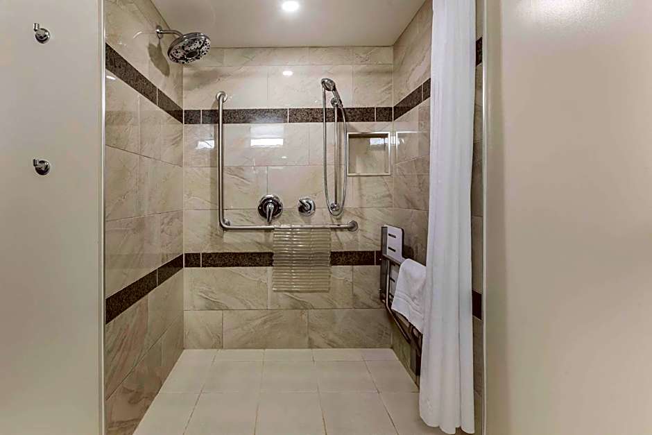 Best Western Plus Cobourg Inn & Convention Centre