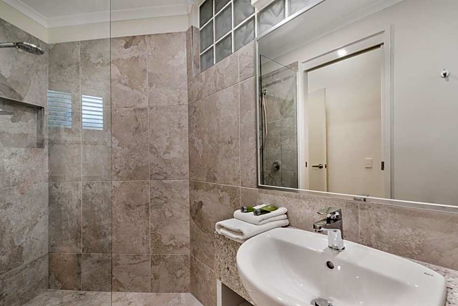 Mirra Chana Beachfront Apartments Mooloolaba