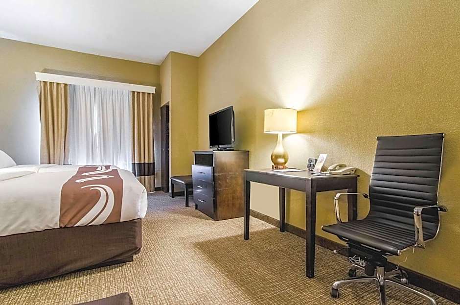 Quality Suites Graham