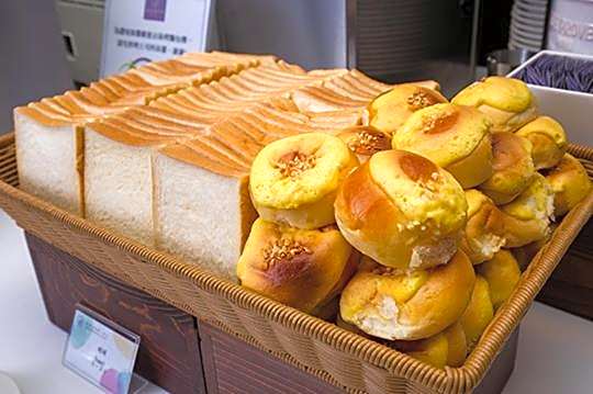 Aeris International Hotel