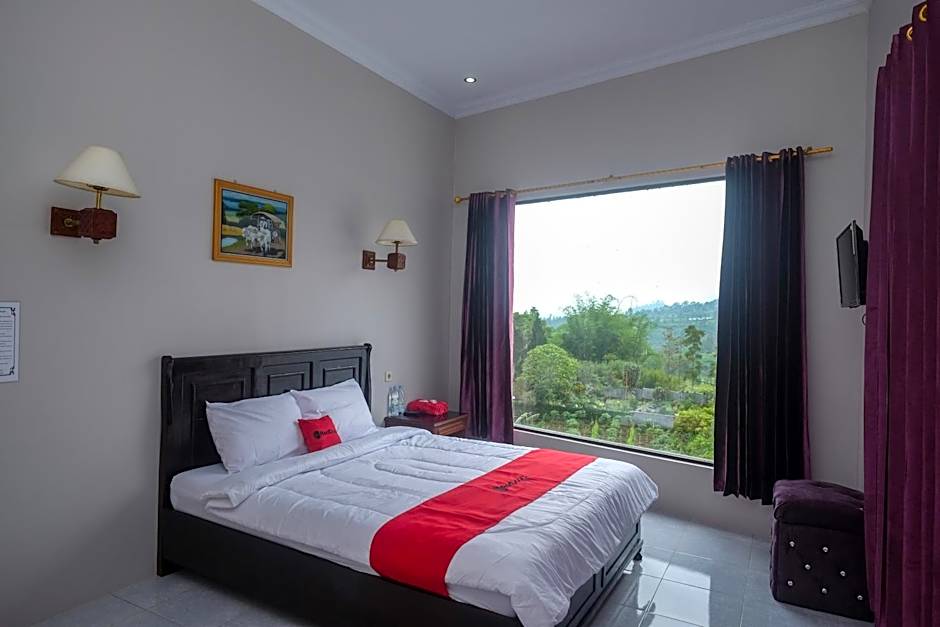 RedDoorz at Jalan Dieng 3