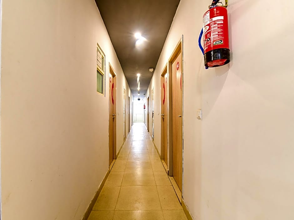Jps Grand Hotel by OYO Rooms – Delhi, NY
