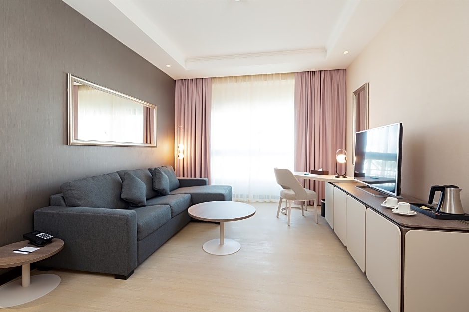 Photo 1 of 11 of Suite