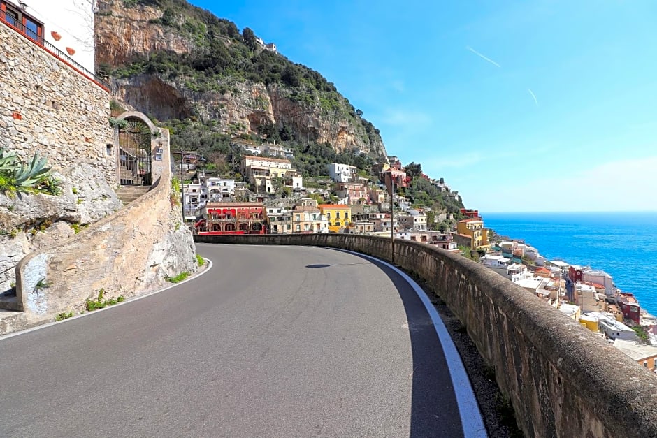 Estate4home - MAISON LIRIO