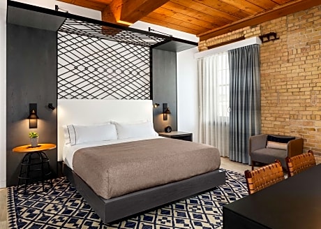 1 King 1 Bedroom Suite